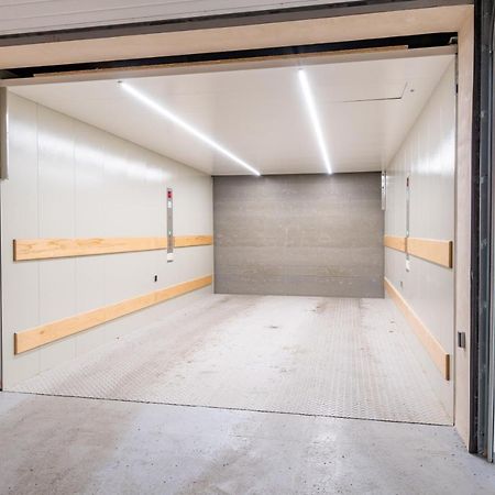 Studio Brand New Apartment #28 In New Building With Free Parking In City Center 프라하 외부 사진